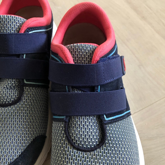 VIONIC WOMENS Size 8.5 Brisk Ema Sneakers - Picture 2 of 10